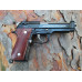 Колекційна модель бойового пістолета Beretta M92 з дерев'ними накладками