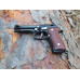 Колекційна модель бойового пістолета Beretta M92 з дерев'ними накладками